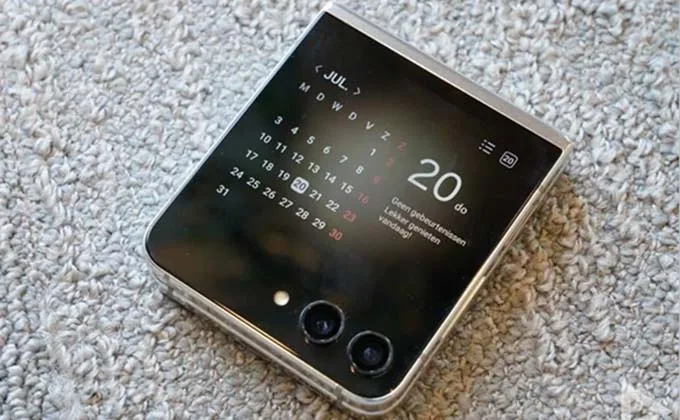 Rò rỉ hình ảnh Galaxy Z Flip 5 cho thấy màn hình tràn viền lớn hơn