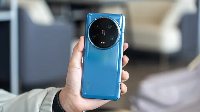 Xiaomi 14 Ultra nội địa Trung có thêm màu Xanh dương và Xám Titan