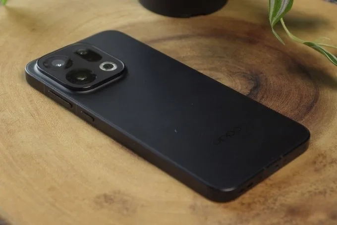 pin-va-sac-cua-oppo-find-x9-xtmobile