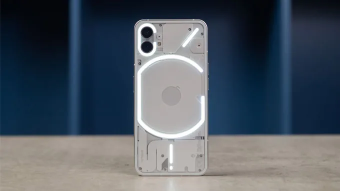Thiết kế Nothing Phone (2) độc đáo