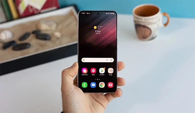 Màn hình Galaxy S22 Plus có độ sáng tốt hơn iPhone 14 Max