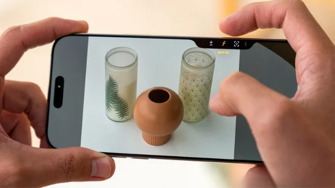 Một điểm nhấn khác của iPhone 16 là Camera Control