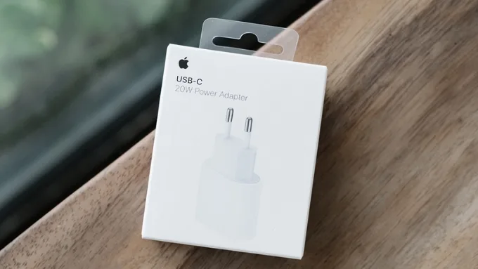 Lý giải tại sao cần kiểm tra củ sạc iPhone 20W chính hãng