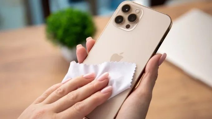 Làm sạch camera trước khi quay, chụp