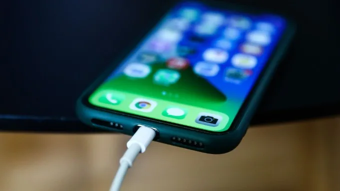 Không sạc iPhone 14 ở nơi nhiệt độ cao