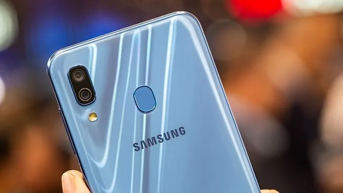 Galaxy A30 có camera kép
