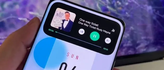 Công nghệ Dynamic Island được sao chép trên một chiếc điện thoại Xiaomi