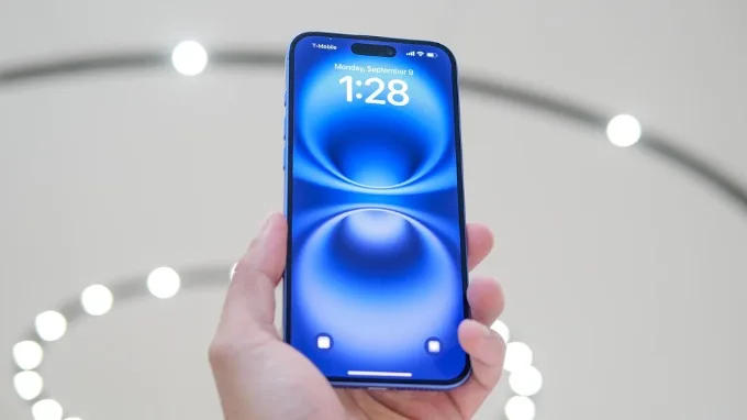 Màn hình của iPhone 16