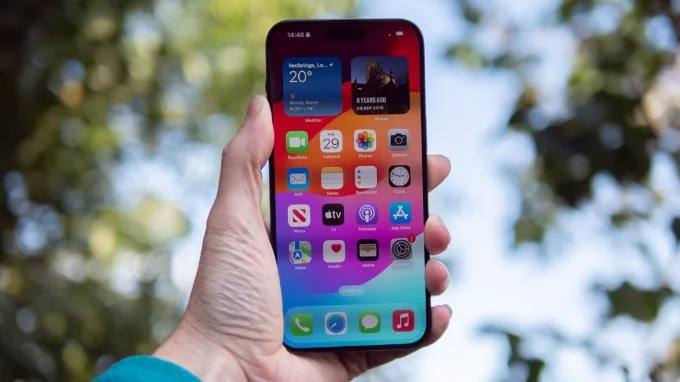iPhone 15 Pro Max là điện thoại làm việc văn phòng tốt nhất