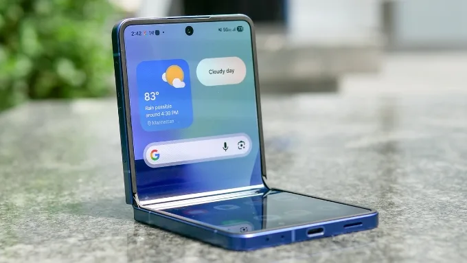 Thiết kế của Galaxy Z Flip 8 sẽ theo kiểu gập kiểu vỏ sò và mỏng hơn đáng kể