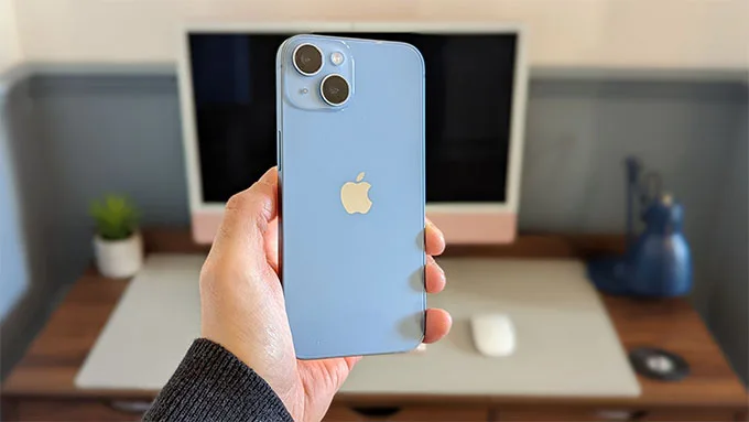 iPhone 14 sử dụng camera chéo