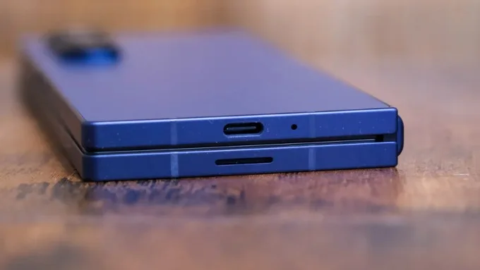 So sánh Samsung Galaxy Z Fold 7 và Galaxy Z Fold 6 về pin sạc