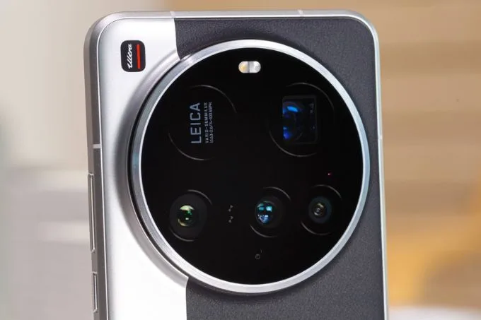 So sánh Xiaomi 15 Ultra và iPhone 16 Pro Max về camera