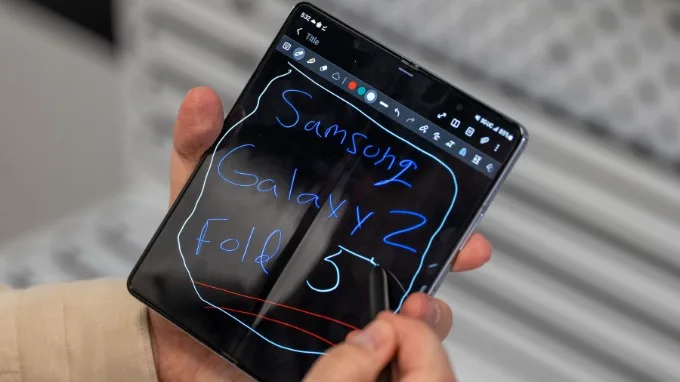 Samsung Galaxy Z Fold 5 là điện thoại làm việc văn phòng tốt nhất