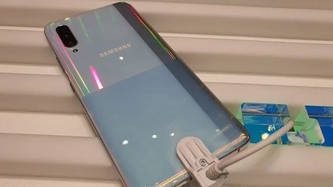 Galaxy A90 5G với thiết kế mới lạ và bắt mắt