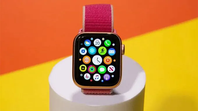 So sánh thiết kế Apple Watch Series 11 và Galaxy Watch 8