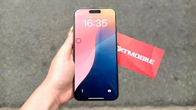 Màn hình OLED sắc nét, mượt mà