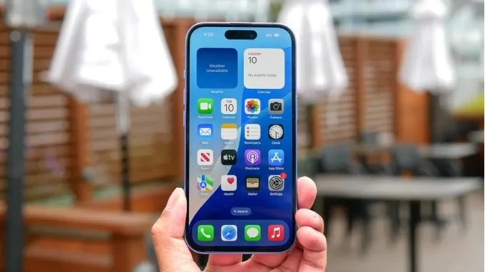 Màn hình hiển thị sắc nét của iPhone 16