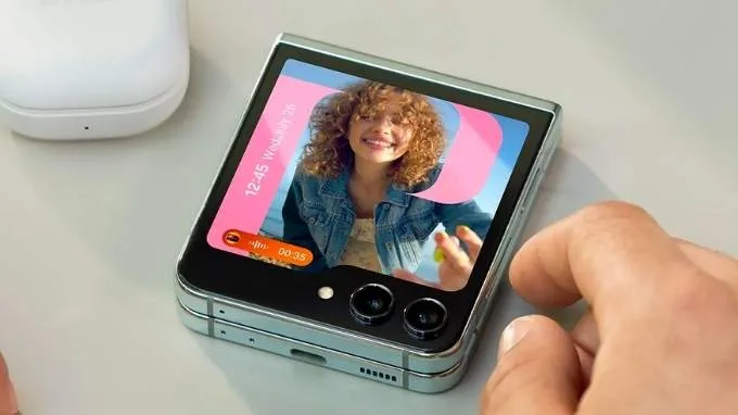 Màn hình phụ Galaxy Z Flip 5 chính hãng