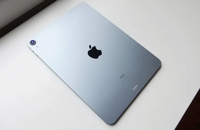 iPad Air 4 sở hữu thiết kế vuông vắn, mạnh mẽ và sang trọng