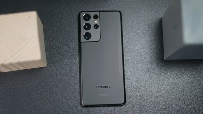 Samsung Galaxy S21 Ultra cũ là phiên bản cao cấp nhất trong dòng S21