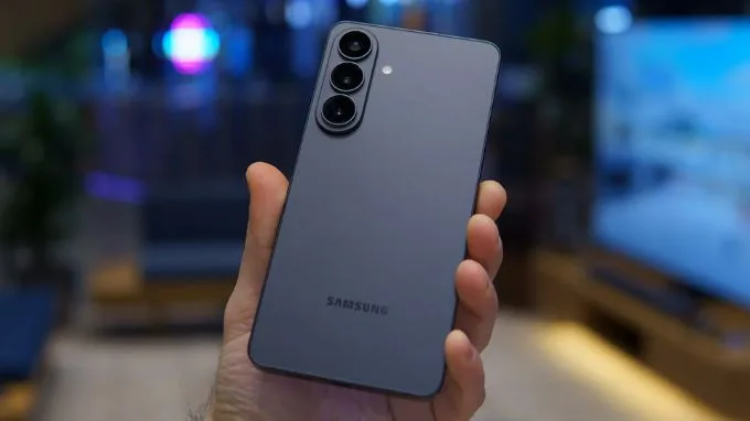 Thiết kế Samsung Galaxy S26 Plus