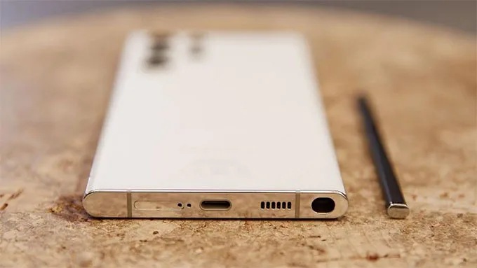 Cung cấp năng lựng hoạt động cho Galaxy S22 Ultra 128GB cũ Mỹ