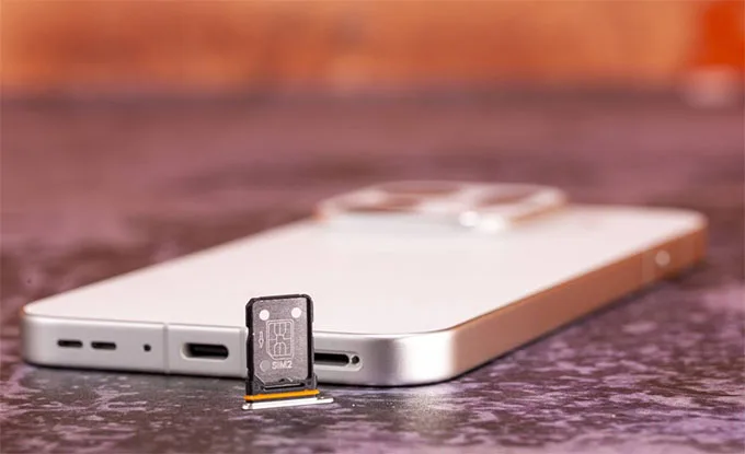 Oppo Find X9 Pro được trang bị viên pin silicon-carbon khổng lồ 7500mAh