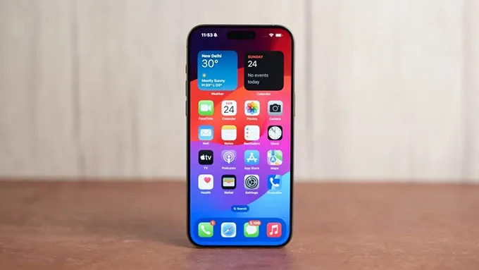 iPhone 15 Pro 512GB cũ sở hữu màn hình 6.1 inch nhỏ gọn