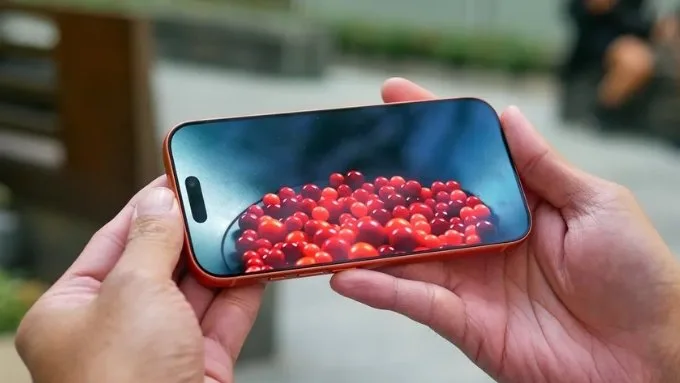 Màn hình iPhone 17 Pro cũ hiển thị rực rỡ, cảm ứng mượt mà