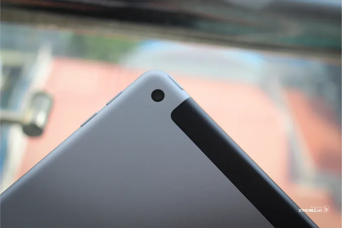 Camera của iPad Gen 5 vẫn đủ dùng và viên pin là điểm sáng