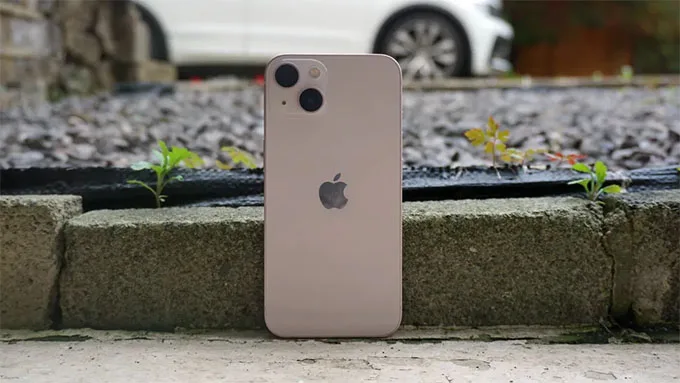 Thiết kế iPhone 13 128GB Cũ (Trầy Đẹp) vẫn chắc chắn và bền bỉ