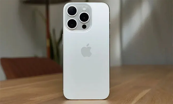 Thiết kế của iPhone 15 Pro 1TB cũ 99%