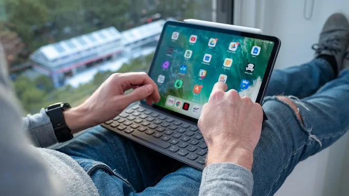 Màn hình LCD - điểm mạnh của Apple