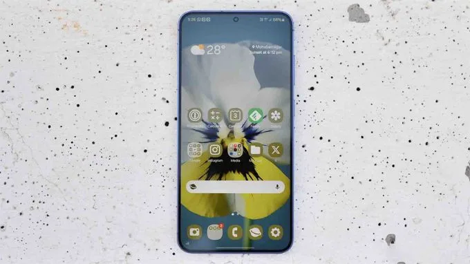 Màn hình Dynamic AMOLED 2X sắc nét với viền mỏng hơn