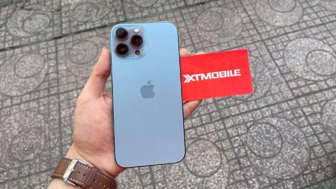 Thiết kế bên ngoài iPhone 13 Pro 128GB Cũ (Trầy Đẹp) với khung thép chắc chắn