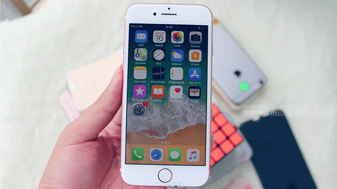 iPhone 8 Plus sử dụng tầm nền IPS LCD