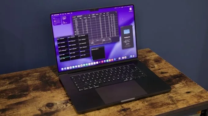 apple Intelligence tích hợp trên Macbook Pro M5 Max 16 inch (18CPU-40GPU)