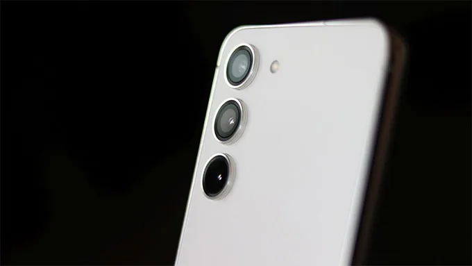 Hệ thống camera gần như không thay đổi, nhưng hiệu suất đã được cải thiện đáng kể
