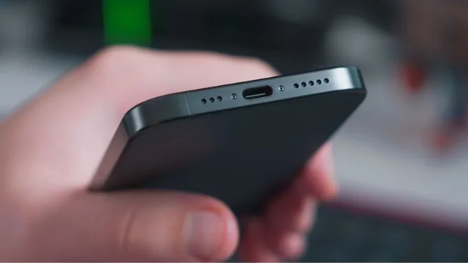 Pin sạc iPhone 15 Pro Max 512GB Cũ (Trầy Đẹp)