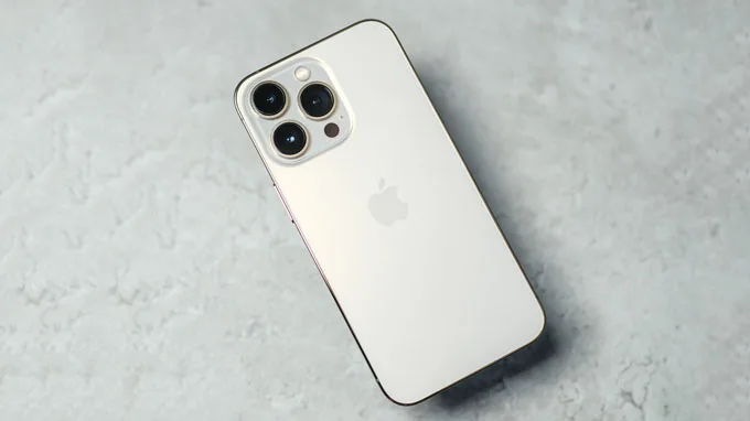 iPhone 13 Pro 128GB cũ có thiết kế tương tự tiền nhiệm