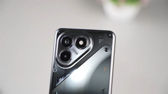 Camera - Không phải điểm mạnh, nhưng đủ dùng hàng ngày