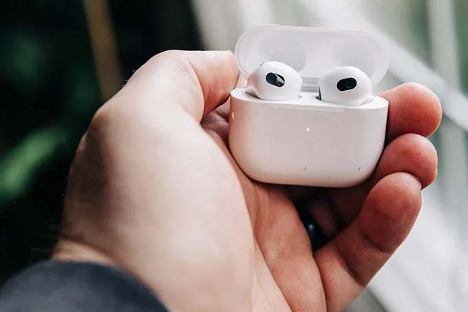 AirPods 3 sở hữu nhiều tính năng tuyệt vời hỗ trợ chất âm