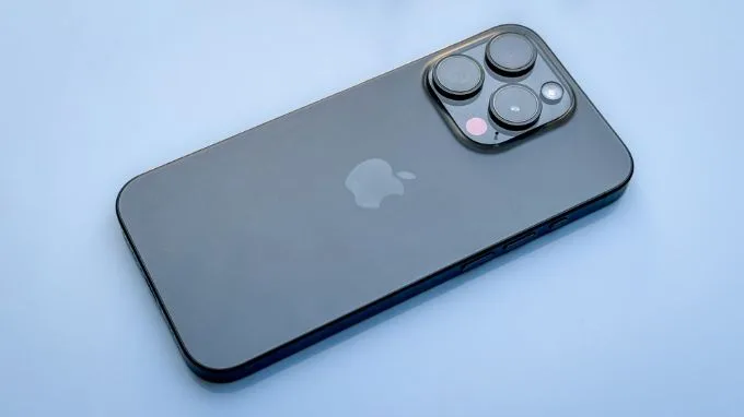 Dung lượng 512GB lớn, đáp ứng nhu cầu lưu trữ dài hạn