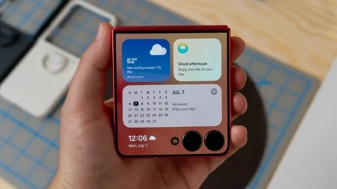 Màn hình phụ của Galaxy Z Flip 7 512GB