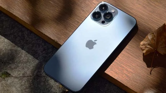 Thiết kế iPhone 13 Pro 256GB Cũ (Trầy Đẹp) với khung thép chắc chắn