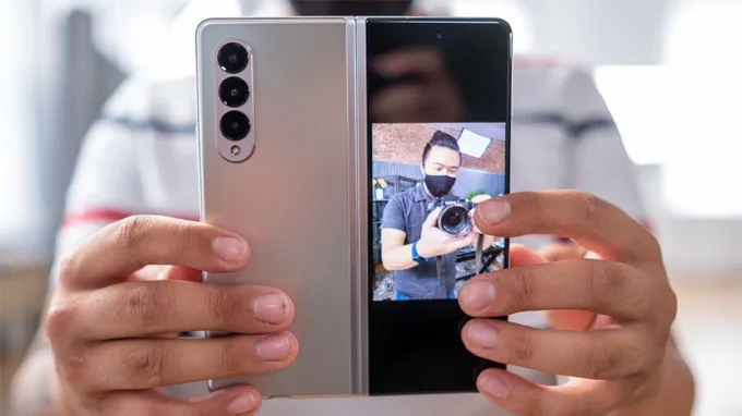 Galaxy Z Fold 3 5G có ngoại hình đẹp