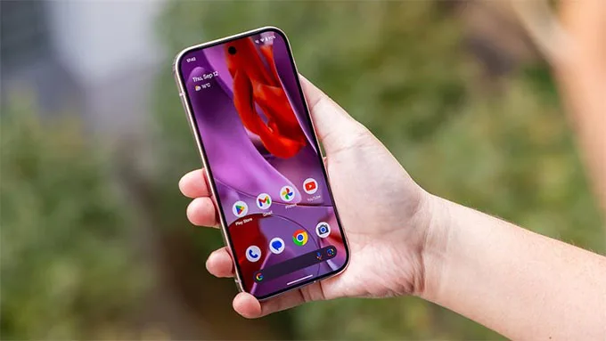 Điện thoại Pixel 9 Pro 256GB cũ có màn hình OLED giống như mẫu Pixel 9 cơ bản là 6,3 inch