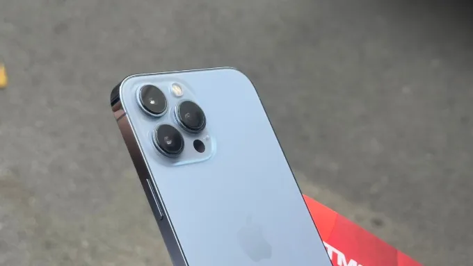 Cả 3 ống kính trên iPhone 13 Pro Max 128GB Cũ (Trầy Đẹp) đều là loại 12MP, mang đến khả năng chụp ảnh sắc nét