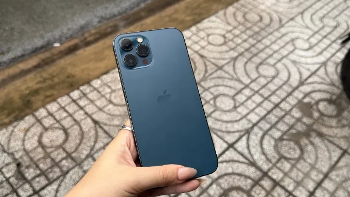iPhone 12 Pro 512GB cũ là thiết bị chính hãng của Apple đã qua sử dụng nhưng còn đảm bảo khả năng hoạt động ổn định